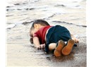 İnsanoğlunun ayıbı! Mültecilerin ölü bedenleri kıyılarda
