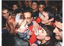 Başkalarını rahatsız etmeden yaşamak mümkün değil;  çaresiz rahatsız edilmeye alışacağız