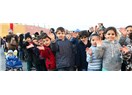 İki Suriyeli çocuk Türkçe öğreniyor...