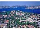 İstanbul'u, "gözlerim kapalı" dinliyorum; ama "gözlerim açık" geziyorum...