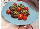 Bezelyeli ve pazılı fırında köfte