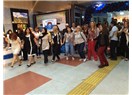 Ankara Kızılay Metro İstasyonu'nda Horon teptiler
