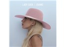 Lady Gaga “Joanne” ile iç baymaya devam ediyor