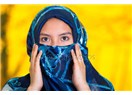 Arabistan’daki Müslüman kadın başını örtüyorsa zoraki, İsveç’teki Müslüman kadın örtüyorsa isteyerek