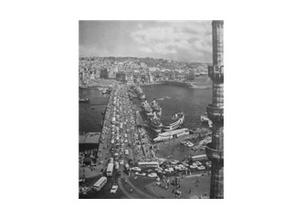 Galata köprüsü ve altı.