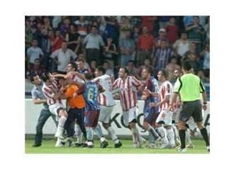 Bir kişi koca takımı yener!