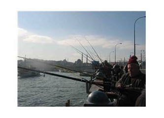 Galata Köprüsü'ndeki balıkçılar