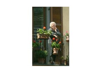 Salonda ki eski fotoğraflar (Dilek Öndere cevap)