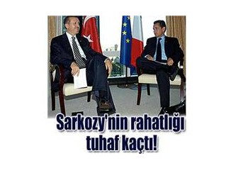 Erdogan'in 'tuhaf' oturuşu...