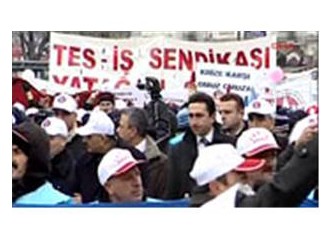 Kriz görünümlü siyasi miting