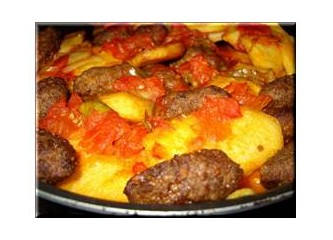 Fırında köfte patates yemeği