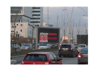 Ankara’da bu sabahın sürprizi reklam panolarındaydı