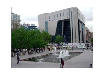 Kızılay binasını çürütenler...