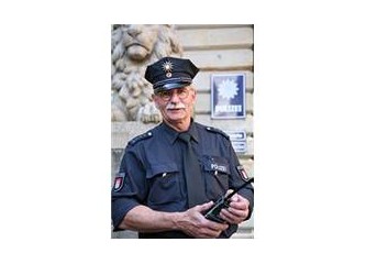 Polis