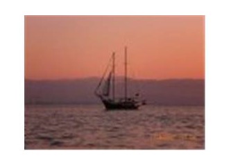Yelken açtım yalnızlıklara pupa yelken