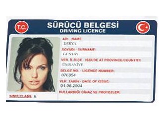 Ünlü Aktris Angelina Jolie, asıl ismi Derya Güntay olan bir Türk’müş