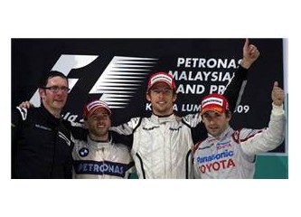 Malezya'da tamamlanamayan yarışı Jenson Button kazandı.