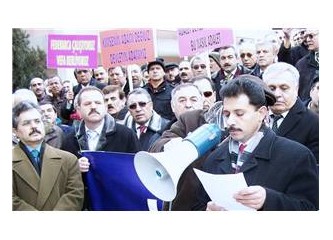 Eğitimci Bakan Şart