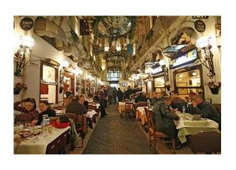 Şehit, boksör, çiçek pasajının başına gelenler ve inci pastanesi...