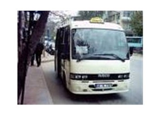 Topuklu ayakkabılarla minibüs peşinden koşmak... İşte hayat!