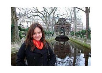 Özlenen Türkiye'nin aydınlık bir genç kızı Obama'ya Türkçe soru sordu.