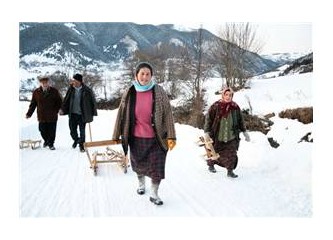 ILGIN'DA UMUDA GİDEN YOLLAR