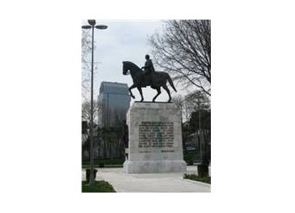 Dolmabahçe sırtlarında bir anıt