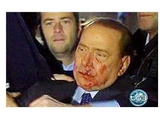 Silvio Berlusconi'ye Hediyelik Protesto