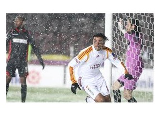 Galatasaray rakibinin oyununa göre çok zorlandı