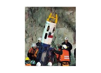 Şili’de maden işçilerine geçmiş olsun diyor ve...