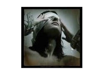 Gözleri kapatıp kulakları tıkamak ve gerçek