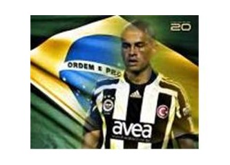 Alex iki yıl daha Fener'de