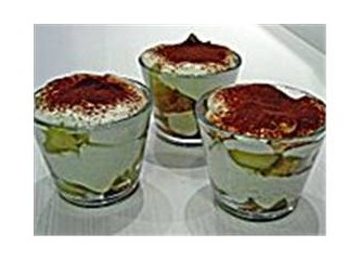 Kup'ta elmalı tiramisu