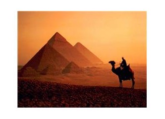 Mısır Piramitleri, Tapınaklar ve Firavunlar