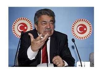 Kamer Genç Hacc'a gitse, nereyi taşlar!