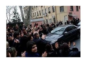 Hukuk devleti, Harbiye Marşı ve Vatan Marşı