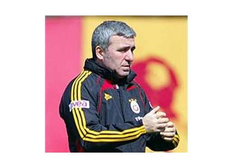 Hagi, Koşarak Geldi, Direnerek Gitti!