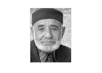 İnsan olmaya çalışan hayvanlarız.