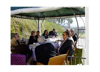 Güzel gözlüm