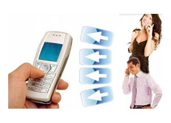 Sevgiliniz arkadaşlarıylayken telefonu sizi arasa konuşmaları dinler misiniz, telefonu kapatırmısın