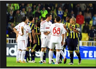 10 kişi kalan Fenerbahçe,12 kişi gibi oynadı: 1-0
