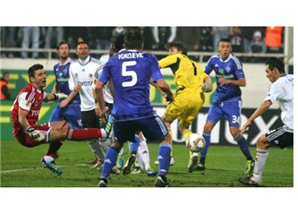 Beşiktaş- Dinamo Kiev: 1-0 (30 saniyelik sarsıntıda yıkılmamak)