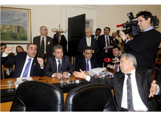 Bu demokrasi değildir