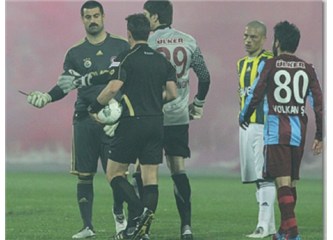  Fenerbahçe, 3 kez direklere takıldı (Trabzonspor'a bir gol, Galatasaray'a 2 puan hediye)