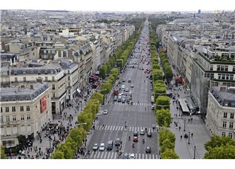 Kadrajımdan Paris Işıkları..