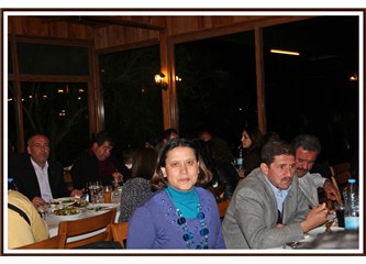 Muğla'da Kütüphaneciler, isimsiz yöneticiler yemekte biraraya geldi ...