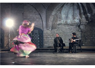 Dansla müziğin muhabbeti: Taksim Taksim