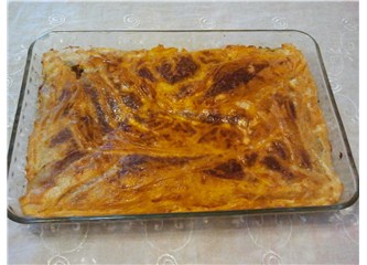 Kolay kıymalı börek