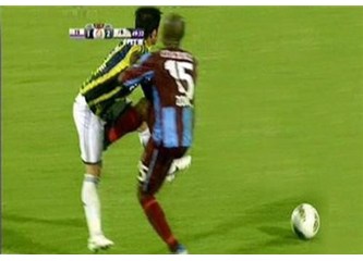 Fenerbahçe futbol teröründen galip çıktı. (Trabzonspor 1-3 Fenerbahçe)