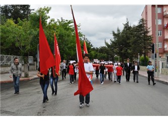 19 Mayıs, Gençlik Hizmetleri ve Spor Müdürlüğünün Gençlik Yürüyüşüyle başladı